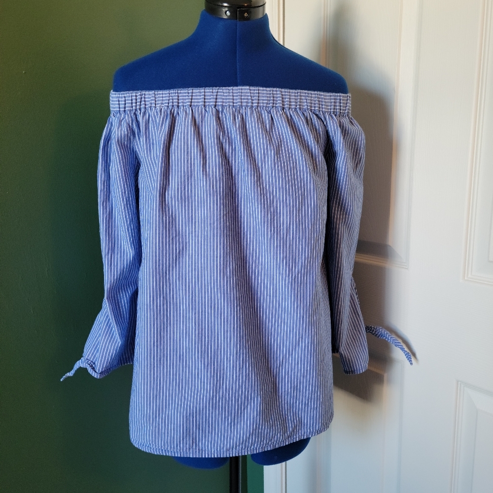 BeachLunchLounge M Off the Shoulder Seersucker Long Sleeve Top